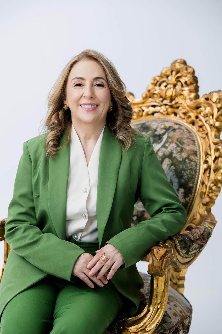 Sonia Spenassatto sentada